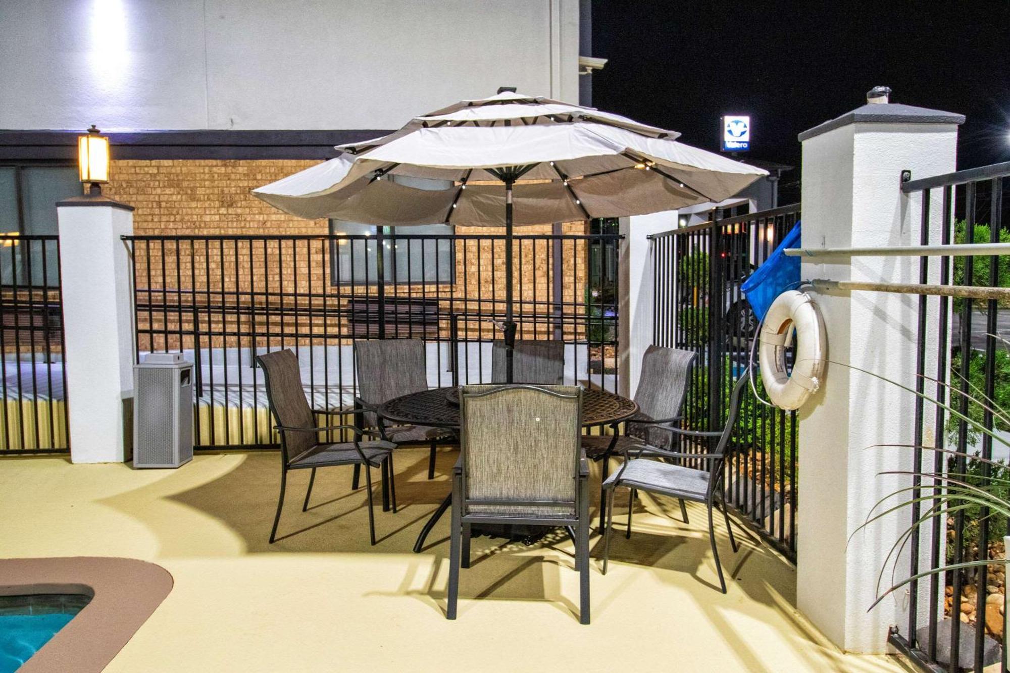 Best Western Plus Schulenburg Inn & Suites 외부 사진